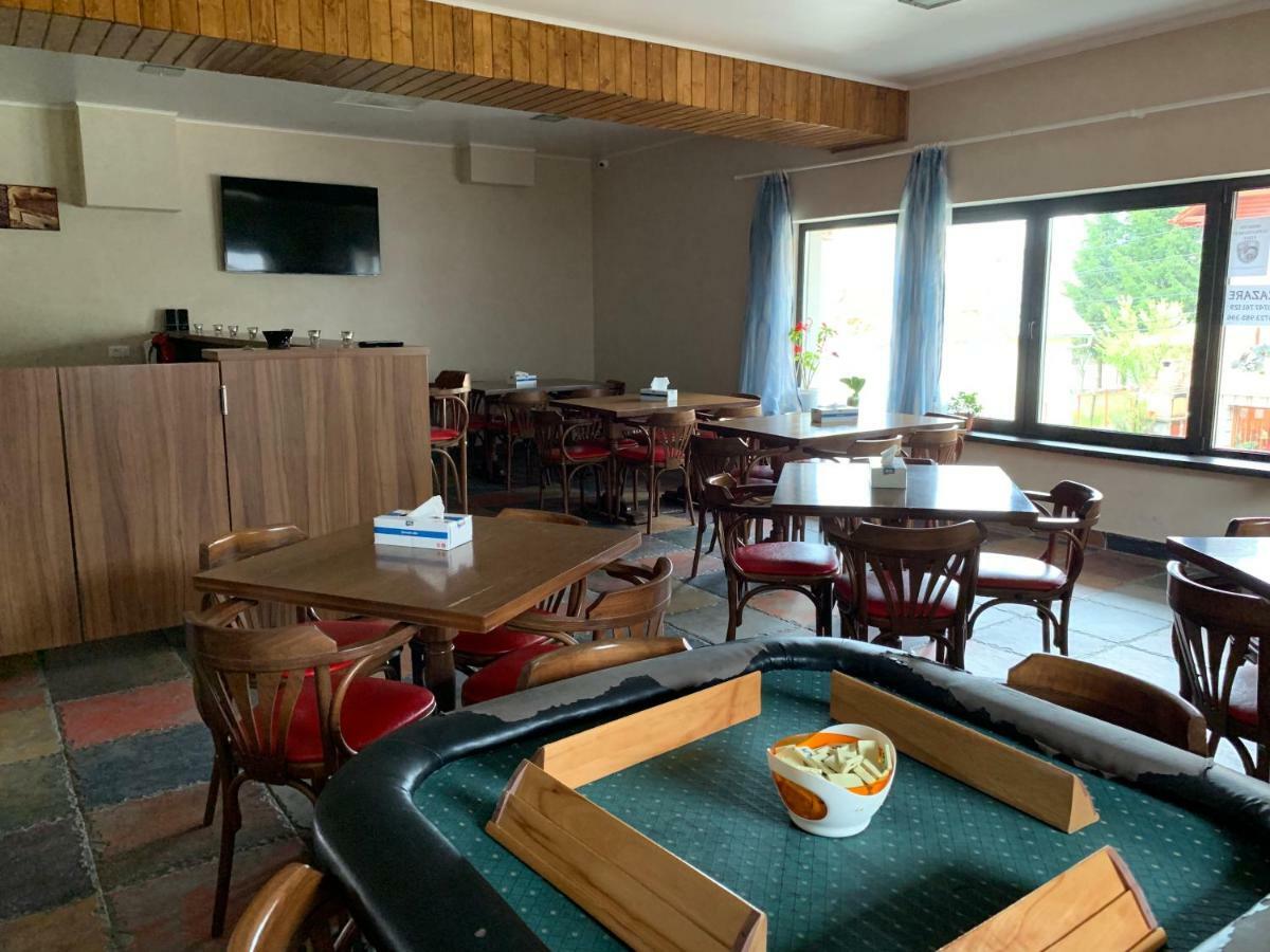 Vila Curcubeu Hotel Busteni Ngoại thất bức ảnh