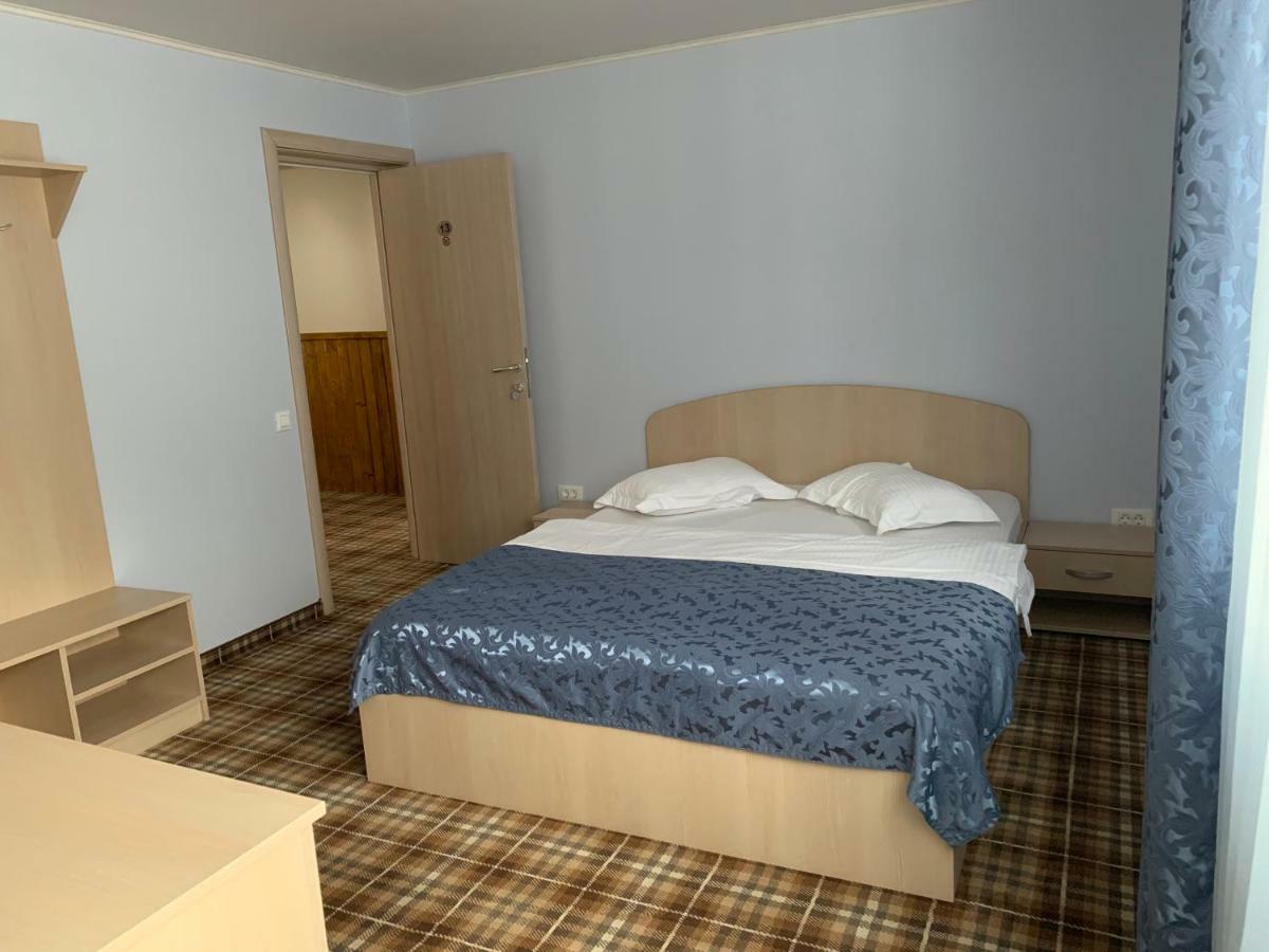 Vila Curcubeu Hotel Busteni Ngoại thất bức ảnh